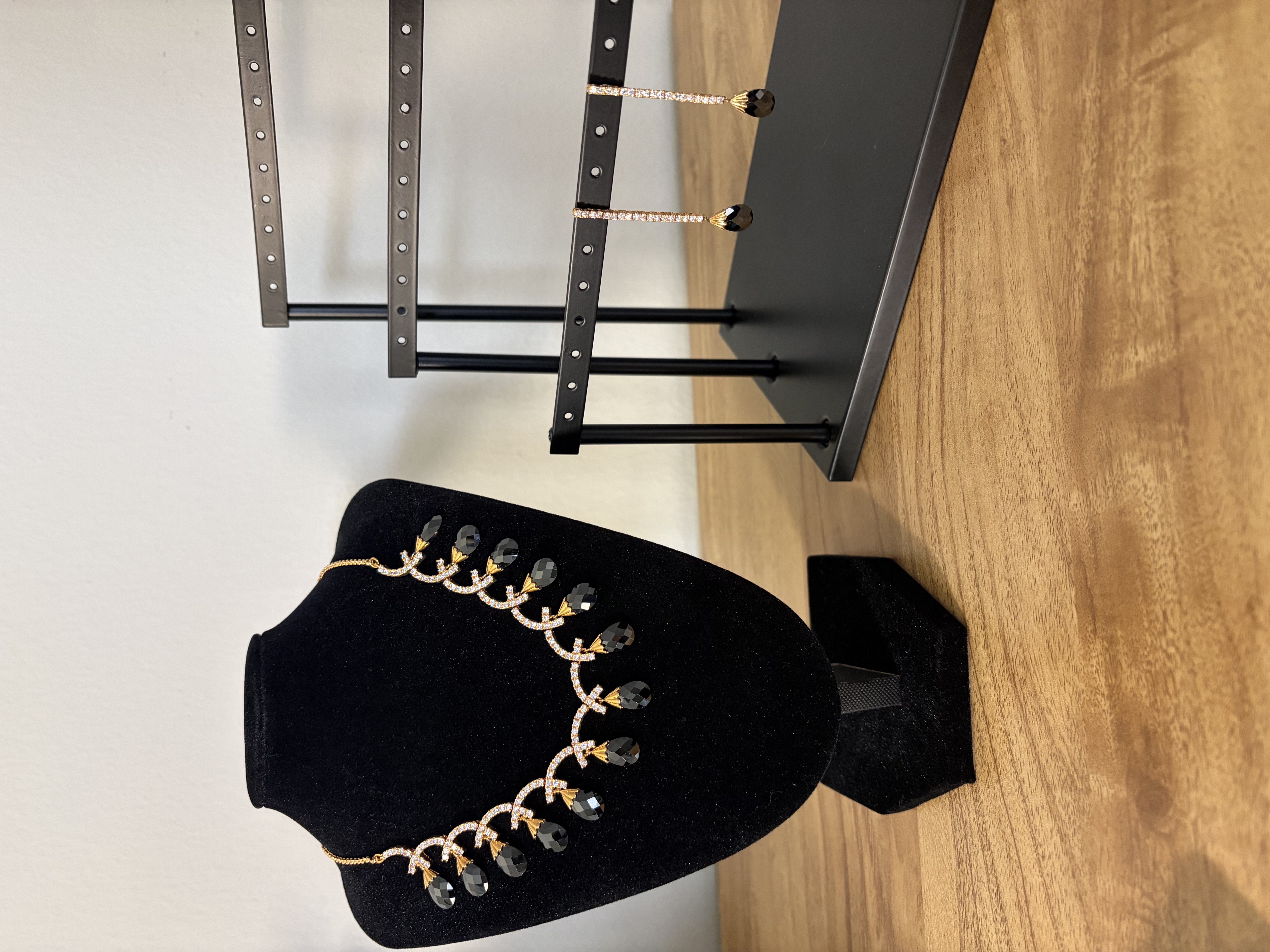 Black Crystal Leaf Necklace Set